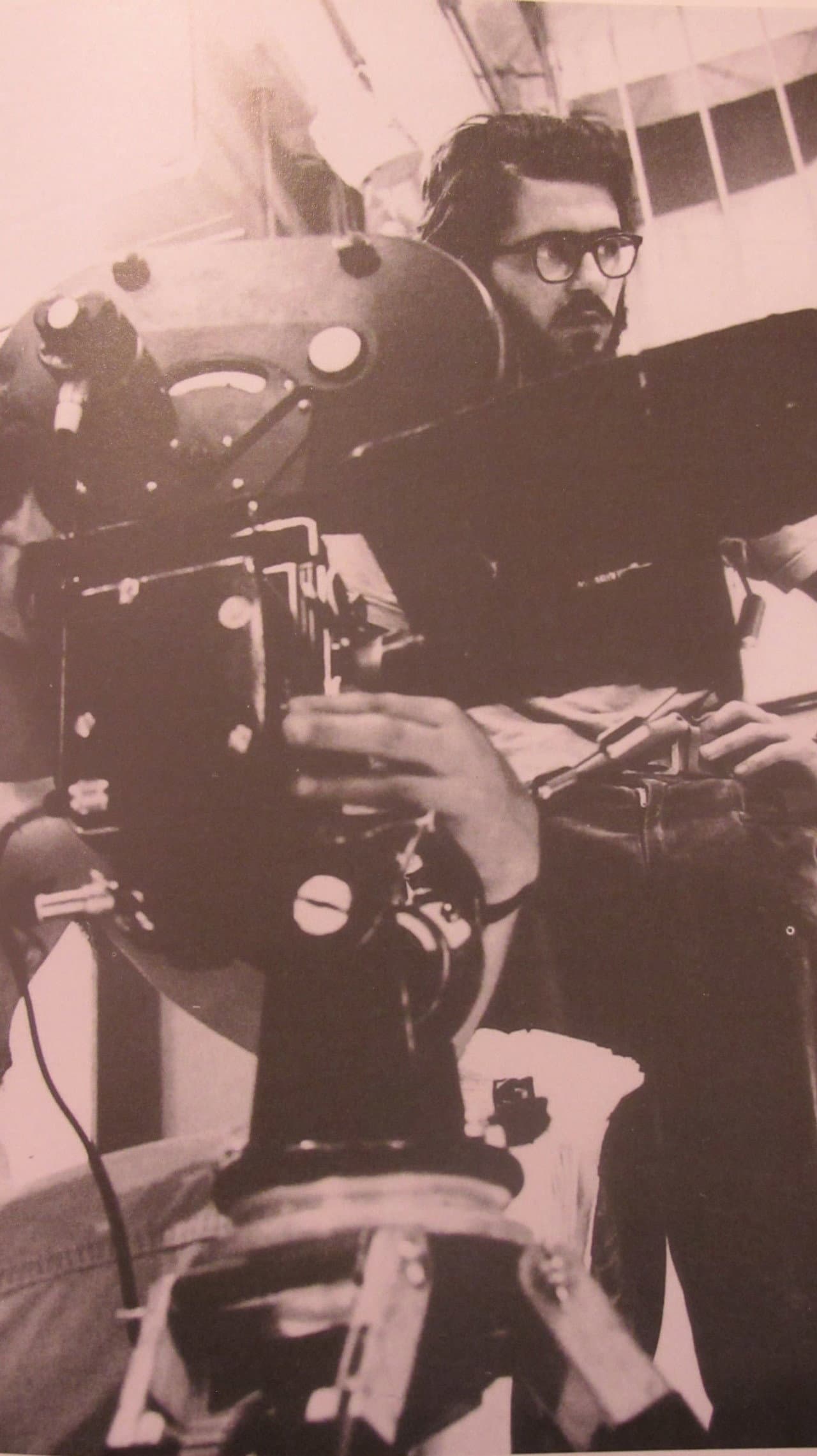 In girum imus nocte et consumimur igni: filmbiografía de Antonio Maenza preview 1