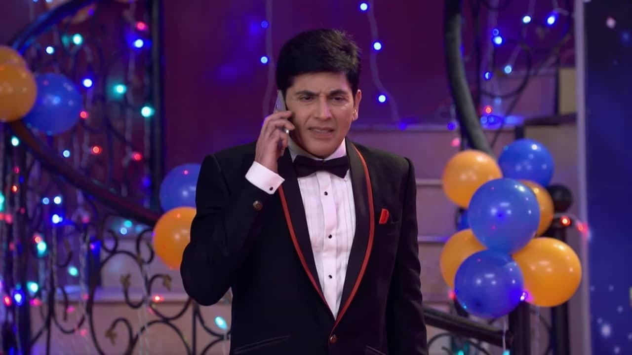 Tiwari Kisses Vibhuti At The Party
