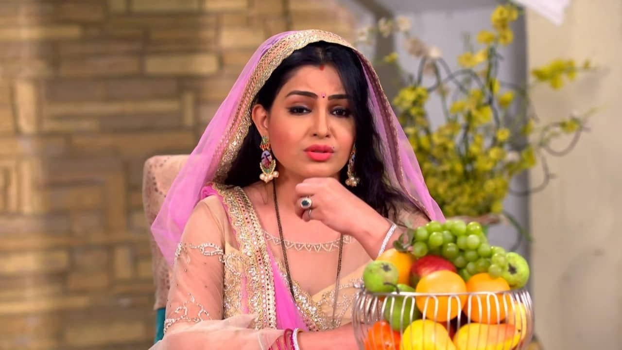 Vibhuti Shows a Video to Angoori