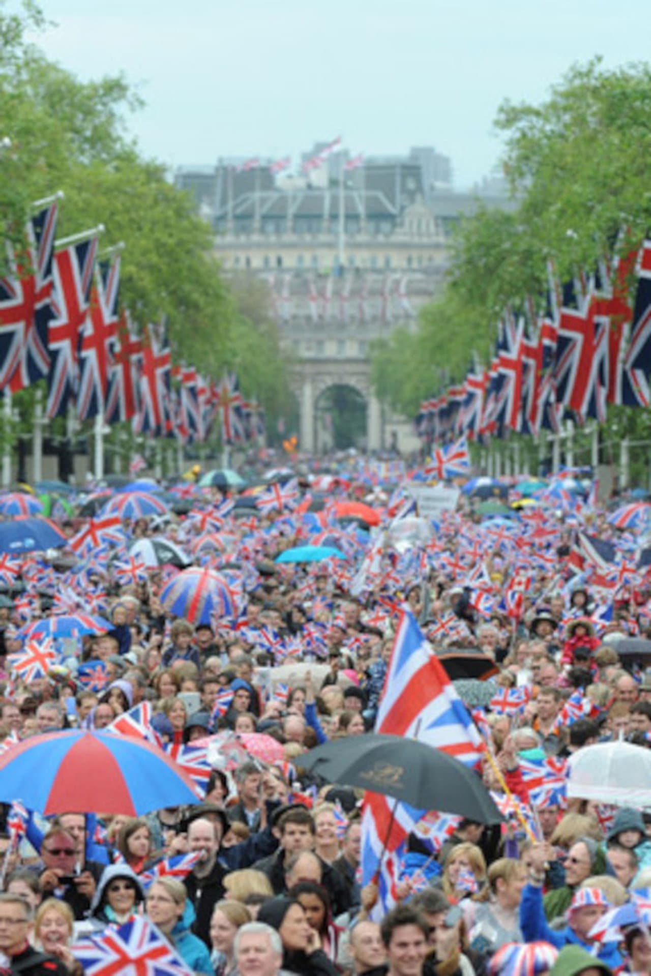 Queen Elizabeth II: A Diamond Jubilee Celebration preview 2
