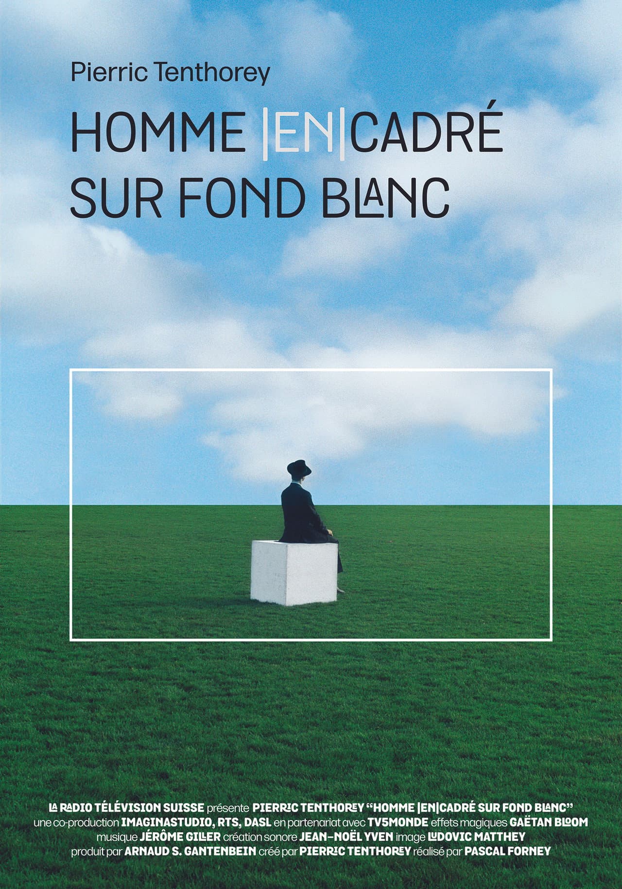 Homme Cadré sur Fond Blanc preview 1
