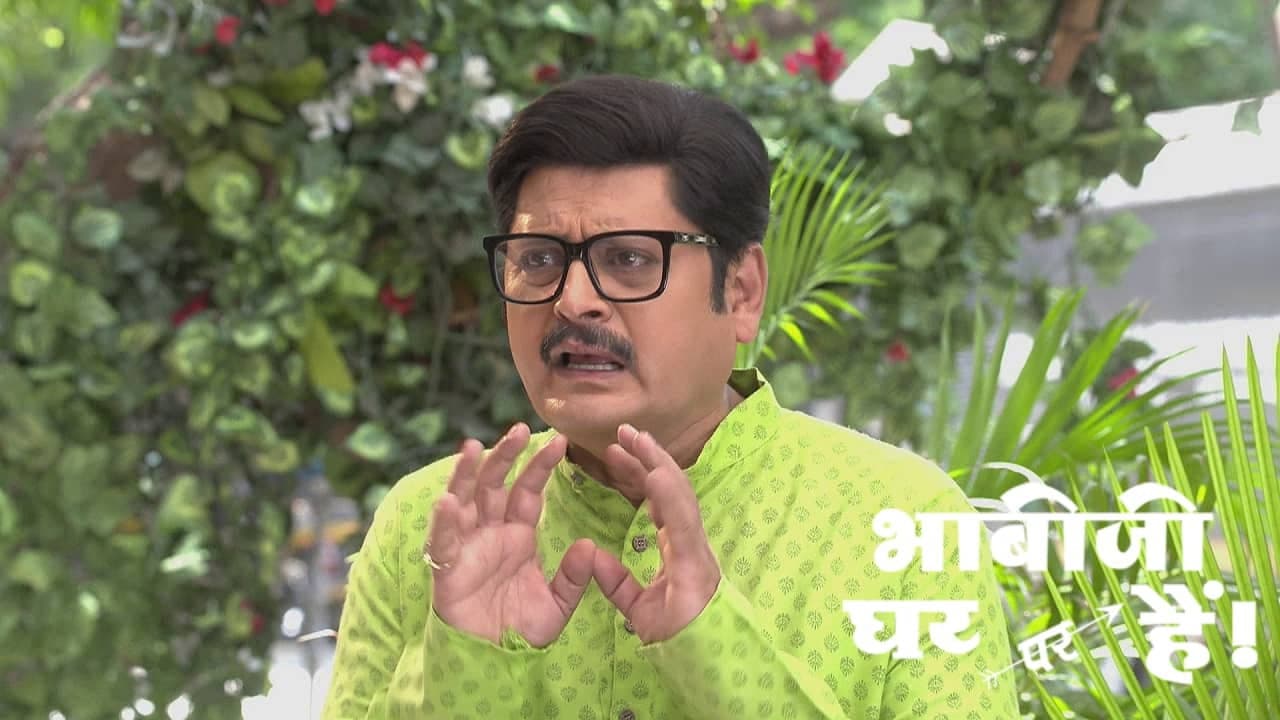 Tiwari Saves Chandan From Getting Beaten