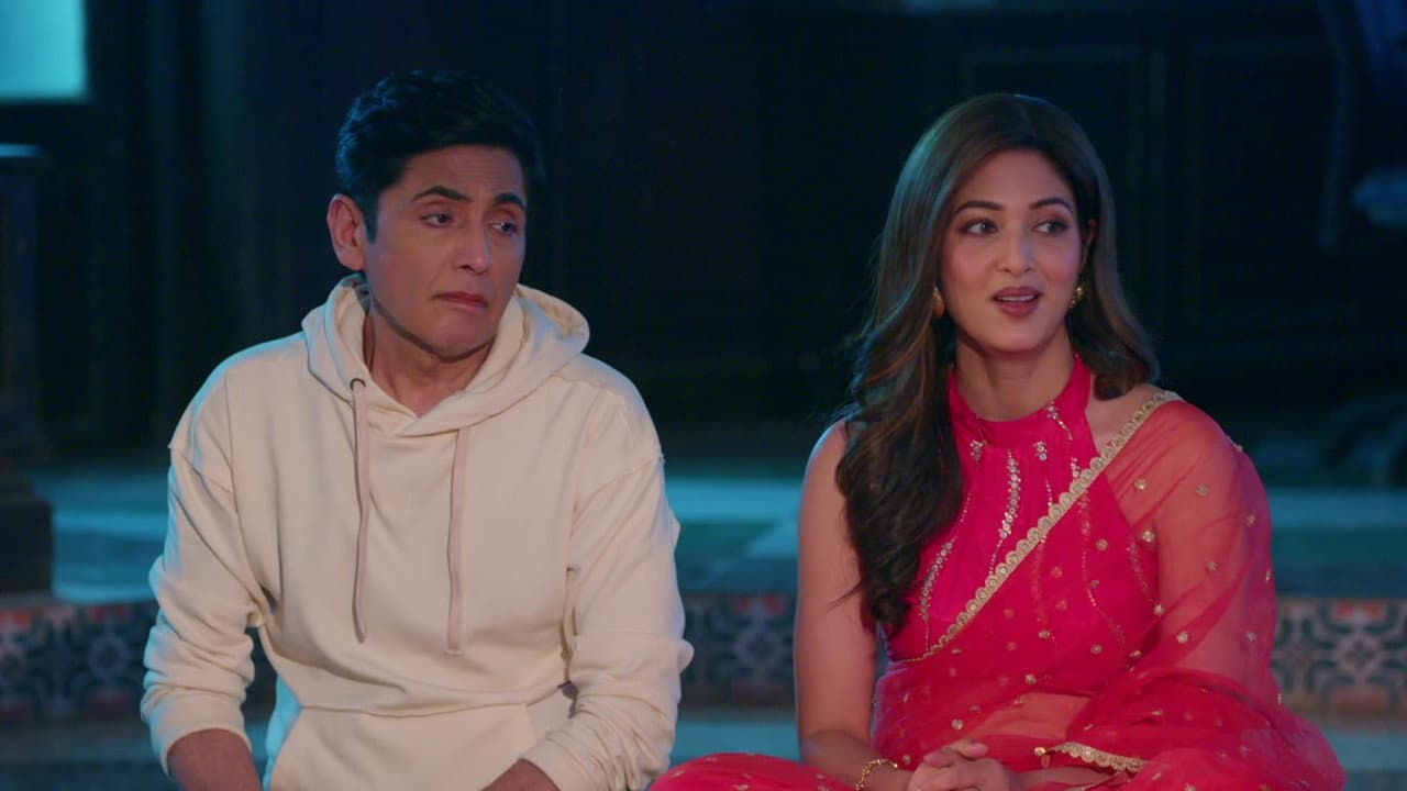 Saxena Attempts to Trap Bhabhiji